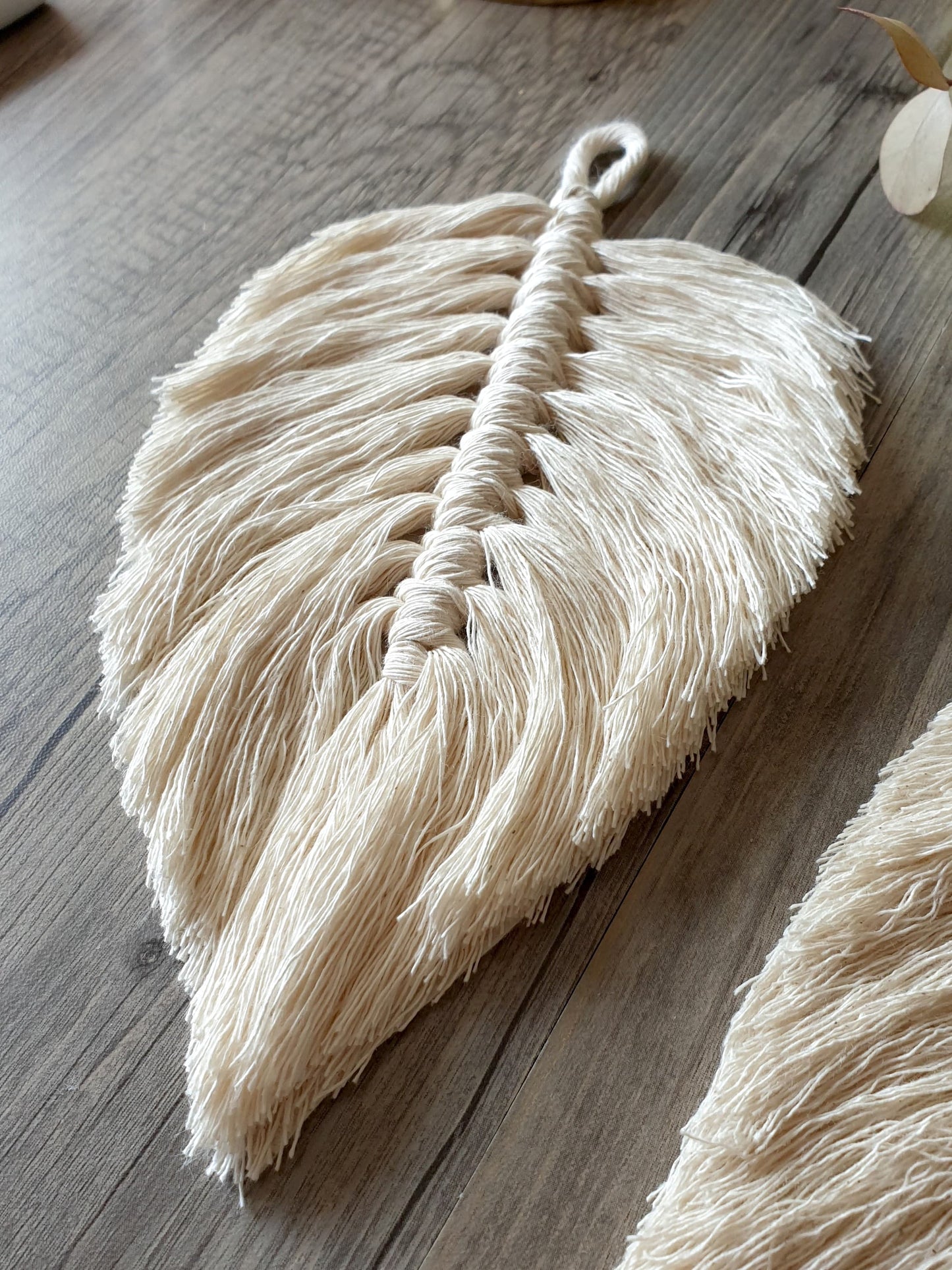 Makramee Feder Wanddeko 20cm