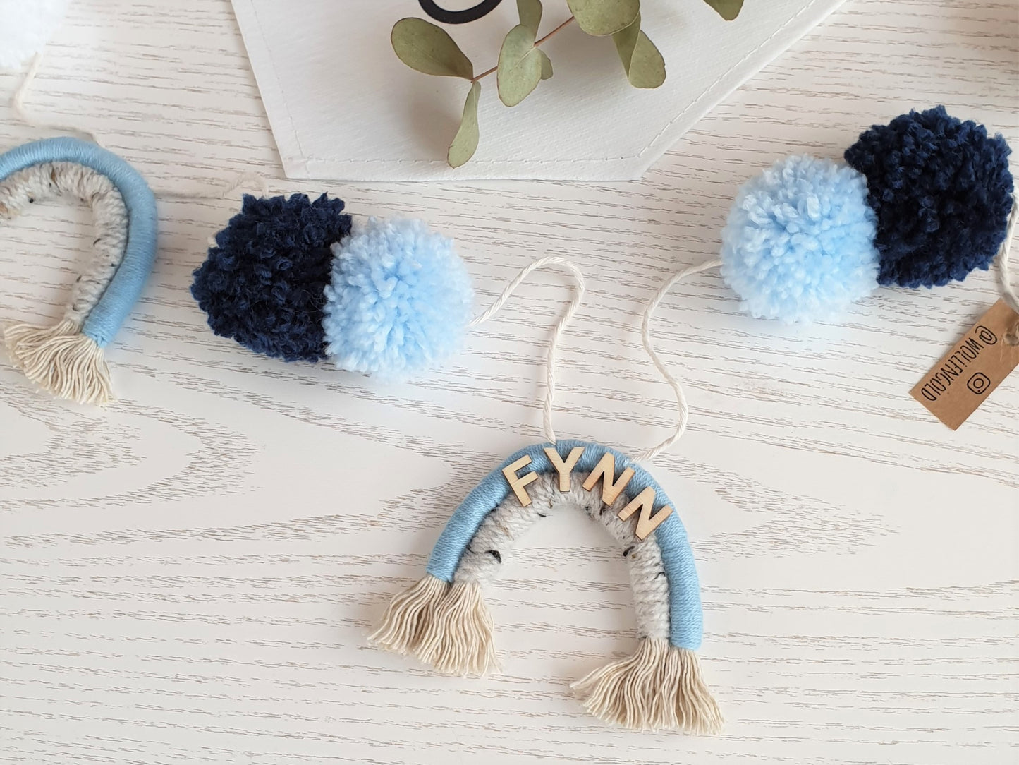 Makramee Regenbogen Pom Pom Girlande mit Name, Farbwahl