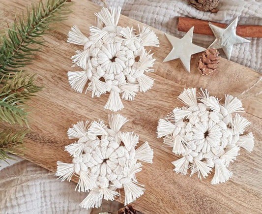 Makramee Baumschmuck Schneeflocke klein